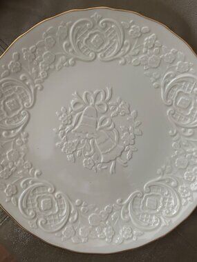 Lenox China Marriage Wedding 12.5 Cake Plate with Gold Trim Made Is In USA